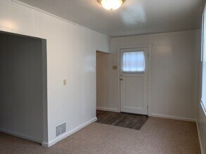 208 S Lebanon St in Mascoutah, IL - Building Photo - Building Photo