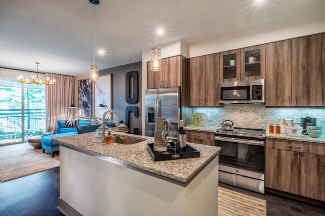 LTD West Commerce in Dallas, TX - Foto de edificio - Interior Photo