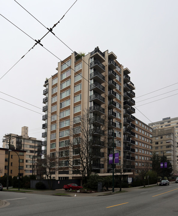 Carmen Manor in Vancouver, BC - Building Photo