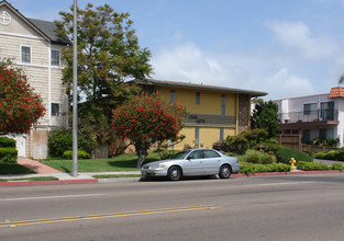 Casa Vista Apartments in Chula Vista, CA - Building Photo - Building Photo