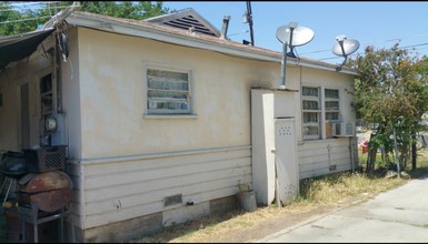 2131 Kentucky St in Bakersfield, CA - Building Photo - Building Photo