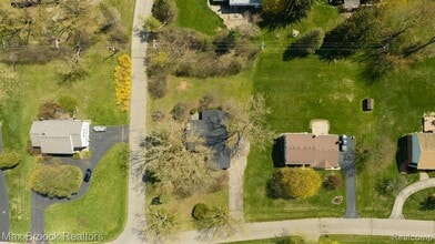 6207 Nicholas Dr in West Bloomfield Township, MI - Building Photo - Building Photo