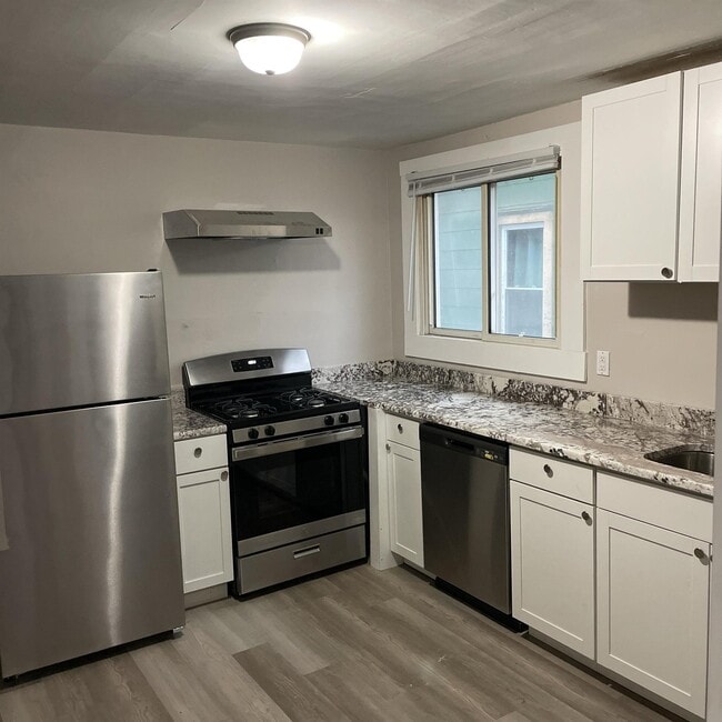 102 Woodruff Ave in Syracuse, NY - Building Photo - Building Photo
