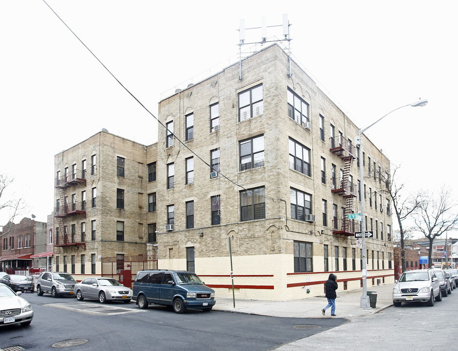 1002 Clarkson Ave in Brooklyn, NY - Foto de edificio