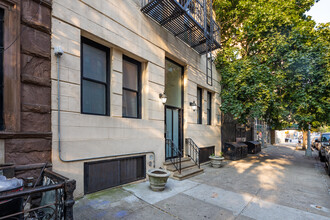 206 E 124th St in New York, NY - Building Photo - Building Photo