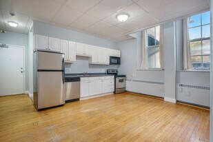 329 Johnson St in Kingston, ON - Building Photo