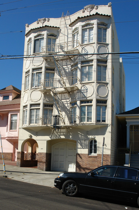 575 12th Ave in San Francisco, CA - Building Photo