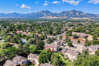 5530 Stonewall Pl, Unit 22 in Boulder, CO - Foto de edificio - Building Photo