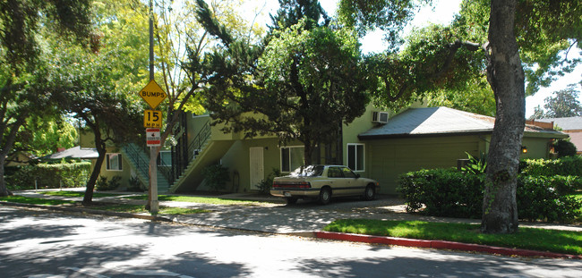 452 Rio Grande St in Pasadena, CA - Foto de edificio - Building Photo