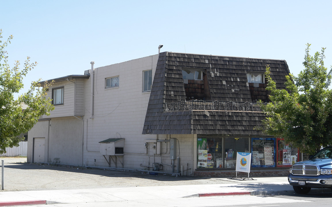 133-135 Parker Ave in Rodeo, CA - Building Photo