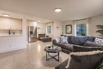 716-720-720 SW 14th Ct in Fort Lauderdale, FL - Building Photo - Building Photo