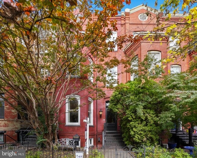 property at 1339 T St NW