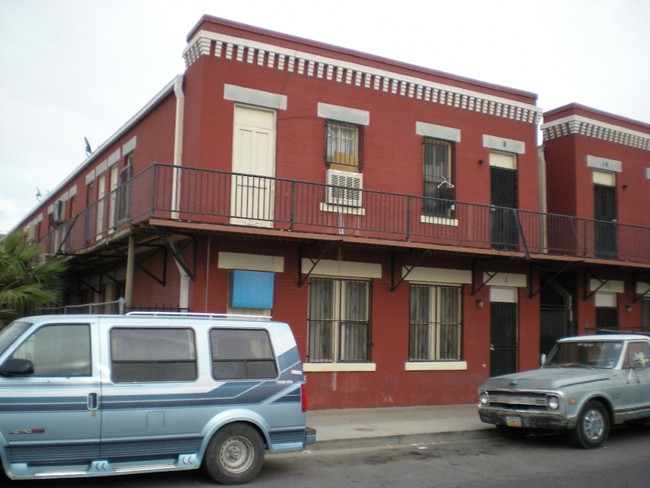 608 S Campbell Street in El Paso, TX - Foto de edificio - Building Photo