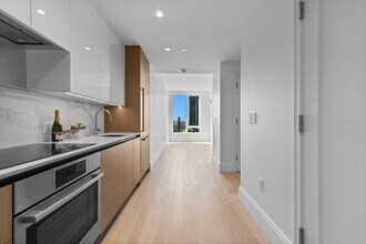 380 Harrison Ave in Boston, MA - Building Photo - Building Photo