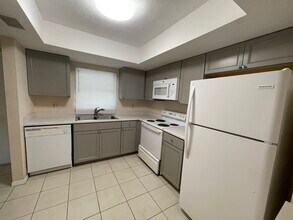 28181 Pine Haven Way in Bonita Springs, FL - Foto de edificio - Building Photo