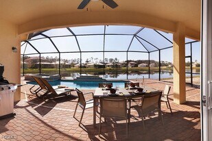 10095 Mimosa Silk Dr in Ft. Myers, FL - Building Photo