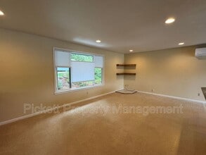 414 Kingsway NW in Bremerton, WA - Building Photo - Building Photo