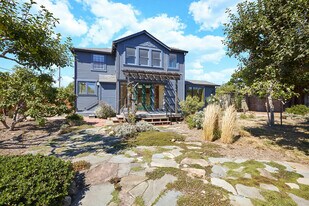 166 Cedar Rd in Bolinas, CA - Building Photo