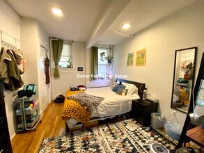 42 Cedar St, Unit 1R in Somerville, MA - Building Photo - Building Photo