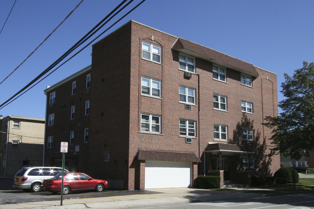 9201 Lavergne Ave in Skokie, IL - Building Photo