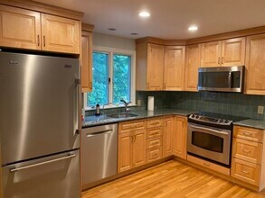 8 Cefalo St in Needham, MA - Building Photo - Building Photo