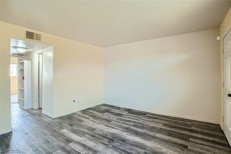212 Orland St-Unit -27 in Las Vegas, NV - Building Photo - Building Photo