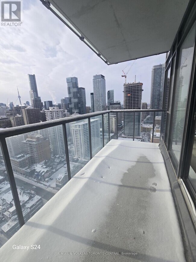 81 Wellesley St E in Toronto, ON - Building Photo - Building Photo