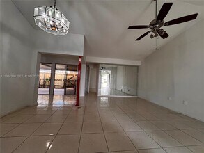 819 NE 214th Ln in Miami, FL - Building Photo - Building Photo