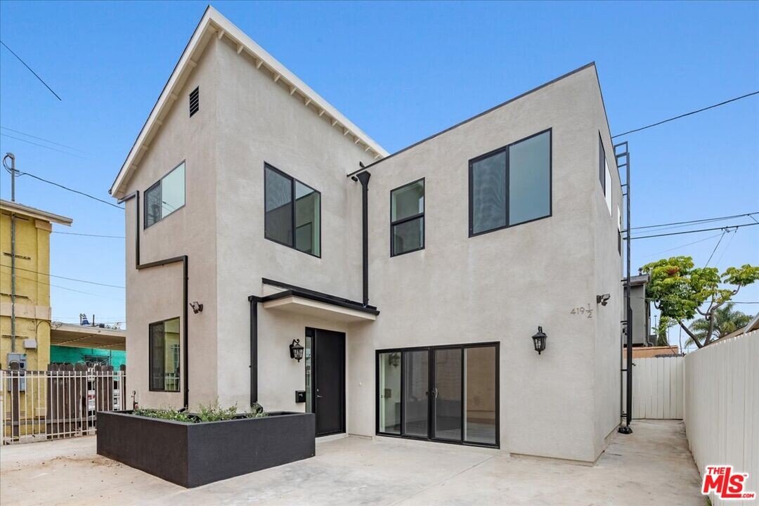 419 S Lorena St in Los Angeles, CA - Building Photo