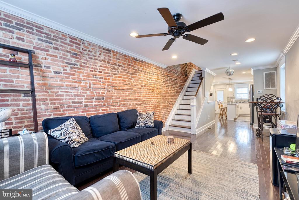 800 S Curley St in Baltimore, MD - Building Photo