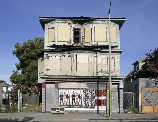 3277 Martin Luther King Jr Way in Oakland, CA - Building Photo - Building Photo