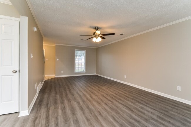 4960 Grand Pines Dr in Memphis, TN - Building Photo - Building Photo