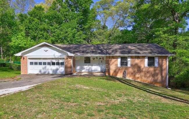property at 3341 Rae Pl SW