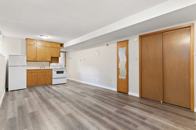 824 McIntosh St in Regina, SK - Building Photo - Building Photo