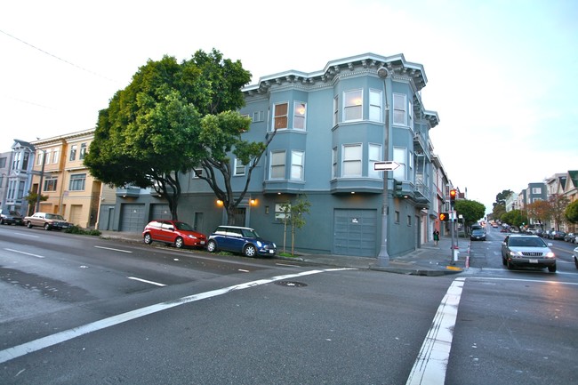 1000 Oak Street in San Francisco, CA - Building Photo - Building Photo