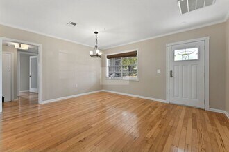 4619 W Bay Villa Ave in Tampa, FL - Building Photo - Building Photo