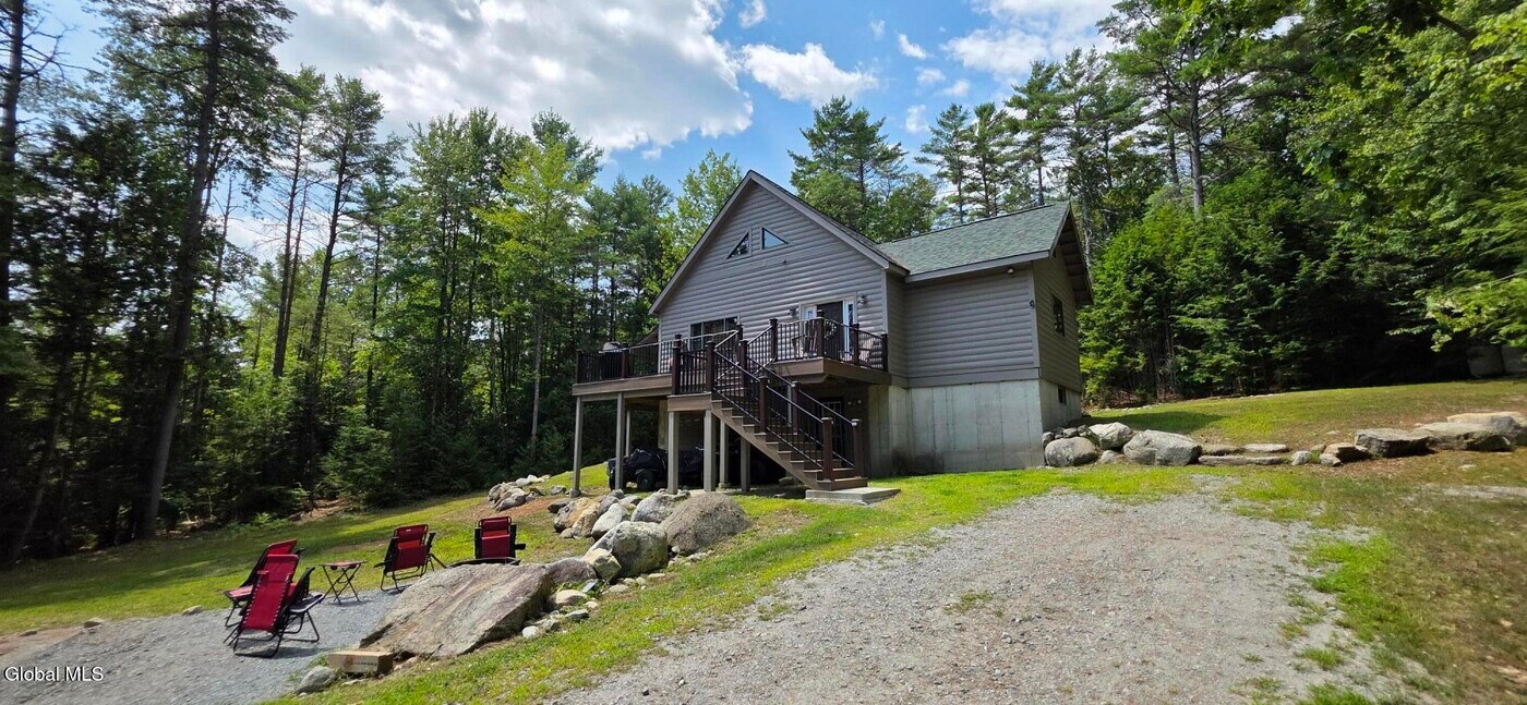 9 Hemlock Dr in Schroon Lake, NY - Building Photo