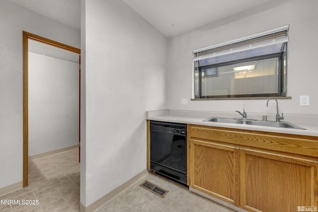 4985 W 7th St in Reno, NV - Building Photo - Building Photo