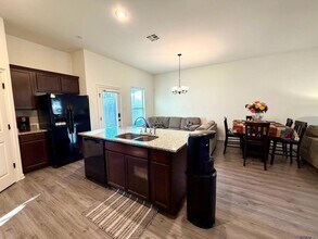 40087 Trace Ave in Prairieville, LA - Foto de edificio - Building Photo