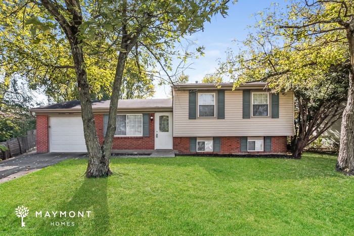 1711 W Kemper Rd in Cincinnati, OH - Foto de edificio