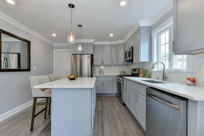 224 Newbury Ave, Unit 1 in Quincy, MA - Building Photo - Building Photo