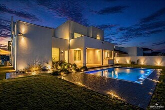 29 Doctor's Dr in Edinburg, TX - Building Photo - Building Photo