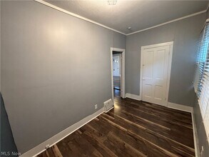 4200 Whitman Ave in Cleveland, OH - Foto de edificio - Building Photo