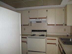 1512 SE Royal Green Cir in Port St. Lucie, FL - Building Photo - Building Photo