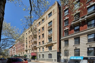 605 W 112th St in New York, NY - Foto de edificio - Building Photo