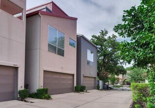 2423 Wentworth St in Houston, TX - Foto de edificio - Building Photo