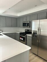 151 Albert Pl, Unit A in Costa Mesa, CA - Building Photo - Building Photo