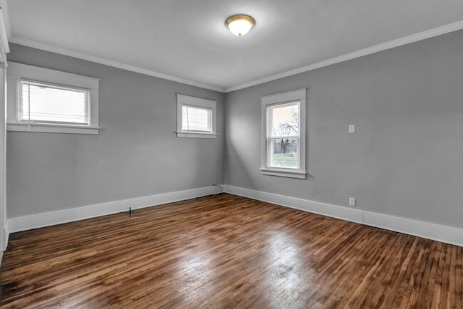 1697 Seneca St, Unit Upper in Buffalo, NY - Foto de edificio - Building Photo