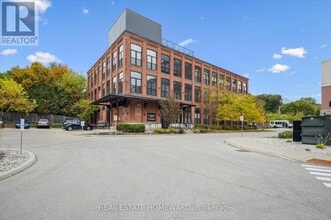 24 Cedar St in Cambridge, ON - Building Photo - Building Photo