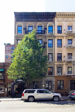 128 E 83rd St in New York, NY - Foto de edificio - Building Photo